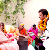 मंत्री श्री शुक्ल ने जगतगुरू शंकराचार्य श्री निश्‍चलानंद सरस्वती से लिया आशीर्वाद