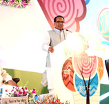 प्रकृति को आदर देने के संस्कार को पुनर्जीवन दें : मुख्यमंत्री श्री चौहान