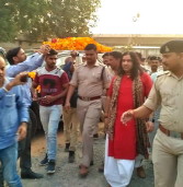 मप्र: देवकीनंदन ठाकुर बनेंगे सत्ता -पक्ष के लिए चुनौती,गरमाया एट्रोसिटी मुद्दा