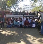 माखनलाल पत्रकारिता विश्वविद्यालय में छात्र आंदोलनरत-प्रशासन बैक फुट पर