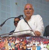 रायपुर : भगवान श्री कृष्ण के मार्ग पर चलते हुए गांवों में बनाए जा रहे है गौठान: श्री बघेल : मुख्यंमत्री आज शामिल हुए श्री कृष्ण जन्माष्टमी महोत्सव में