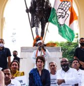 उप्र: कमजोर कांग्रेस का दमदार मौन प्रदर्शन