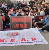 जम्मू: कश्मीरी पंडित कर्मचारियों का अनशन तबादले की मांग सहित ख़त्म,भूखों मरने की नौबत के चलते ख़त्म किया अनशन