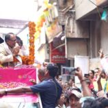 मप्र:लाड़ली बहनों ने 45 फीट लम्बी राखी मुख्यमंत्री शिवराज को भेंट की