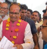 किसानों ने विदिशा में केंद्रीय कृषि मंत्री शिवराज को घेरा,सोयाबीन का नहीं मिल रहा उचित भाव